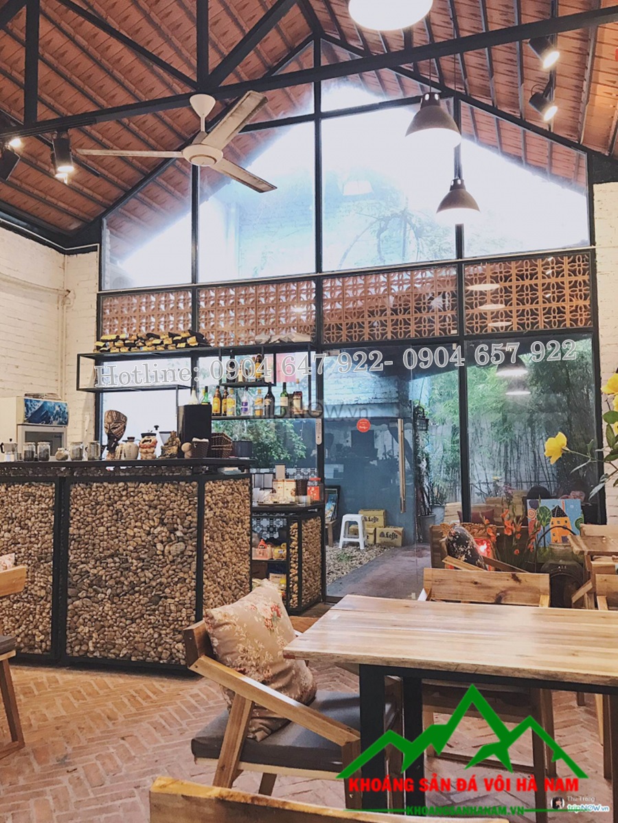 Sỏi trang trí ốp tường quán cafe, nhà hàng