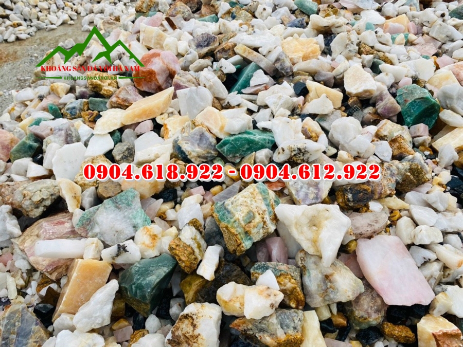 ban-da-thach-anh-tu-nhien-gia-re-tai-ha-noi (2)