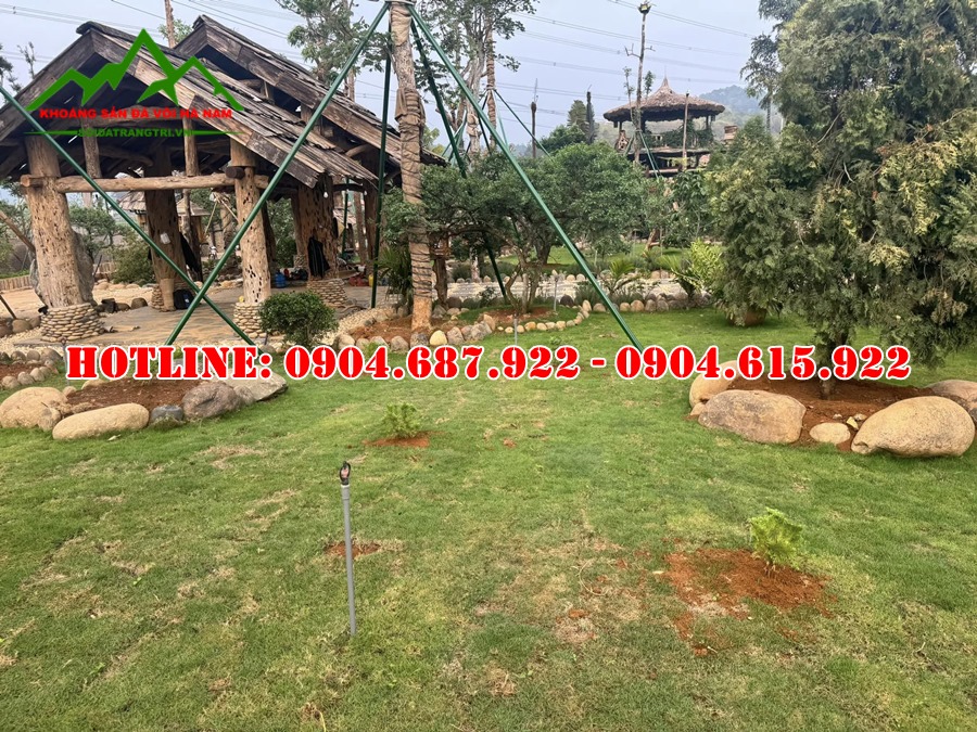 đá cuội suối trang trí vườn biệt thự